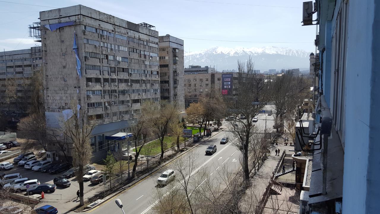 Apartment On Nazarbayeva 77 Almaty Ngoại thất bức ảnh