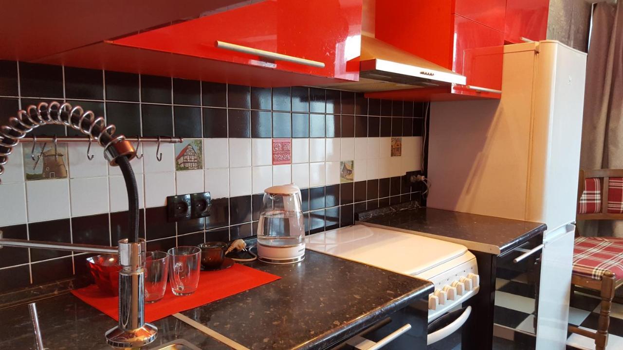 Apartment On Nazarbayeva 77 Almaty Ngoại thất bức ảnh