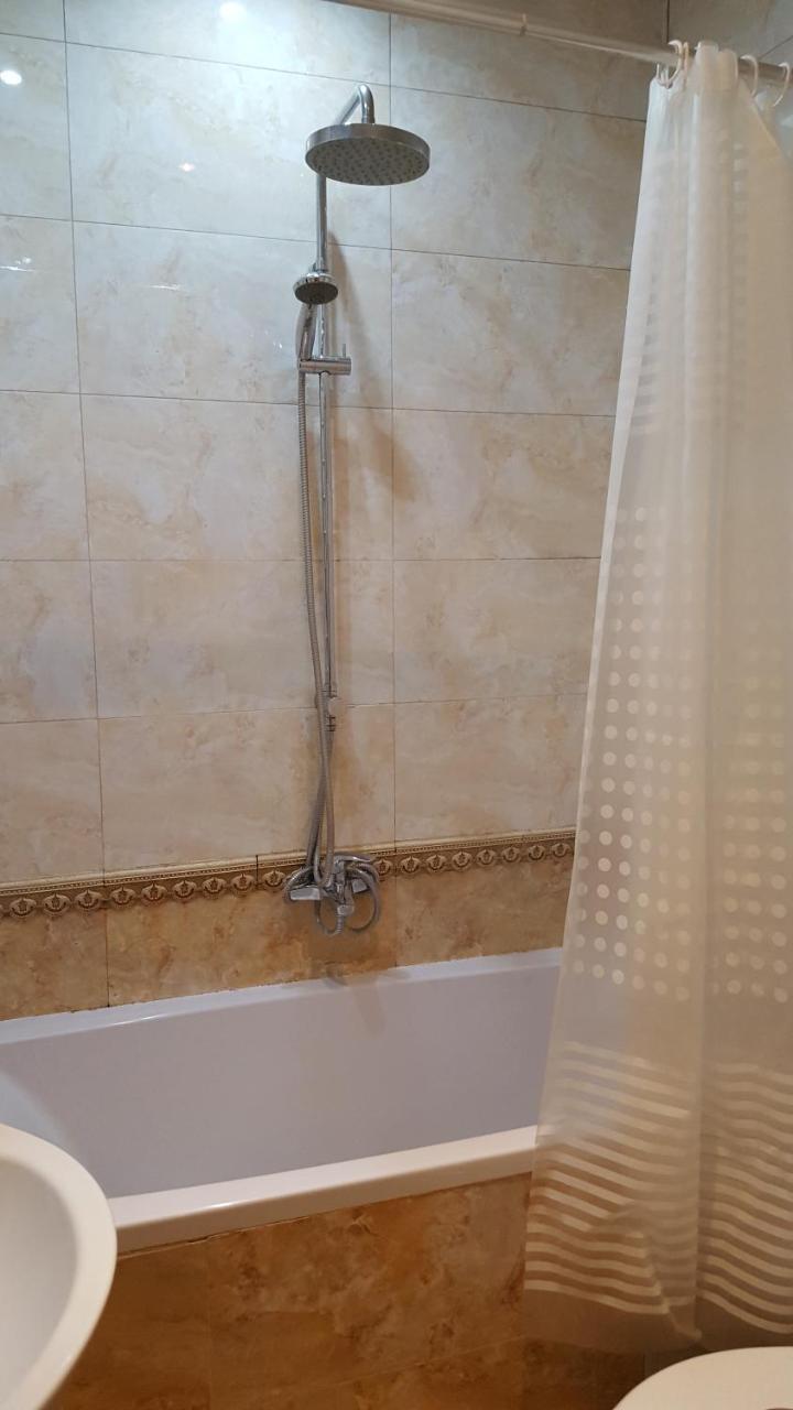 Apartment On Nazarbayeva 77 Almaty Ngoại thất bức ảnh